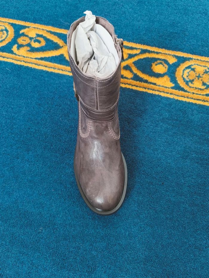 Bottines Nero Giardini en cuir marron, style motard chic - photo numéro 10