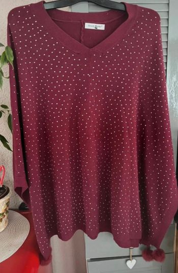 pull cape avec pompons