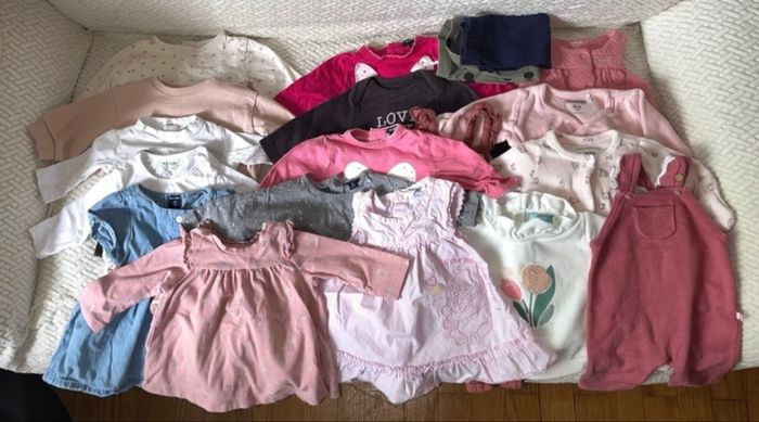 Lot vêtements bébé filles - photo numéro 3