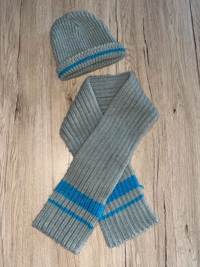Ensemble bonnet écharpe 18 mois