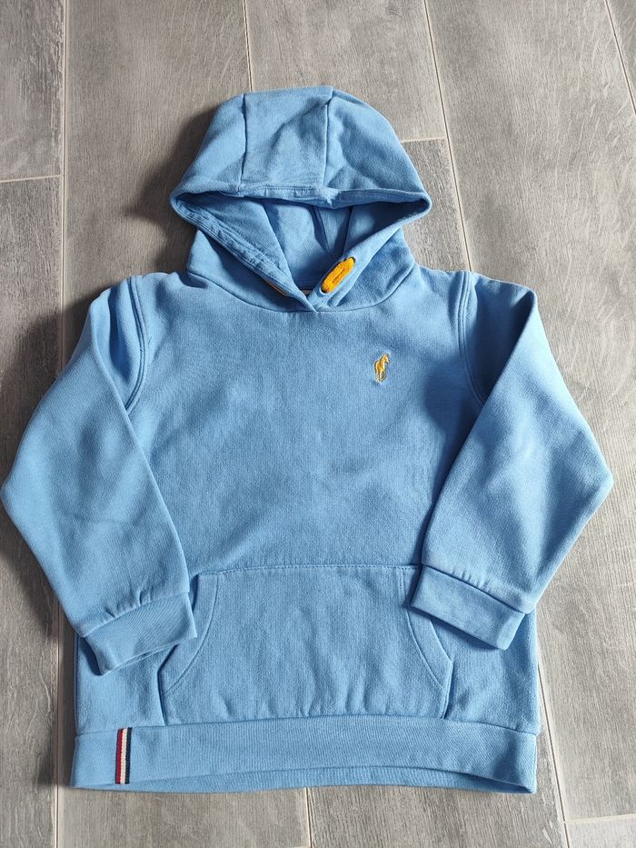 Lot 5 sweats en 6 ans - photo numéro 2