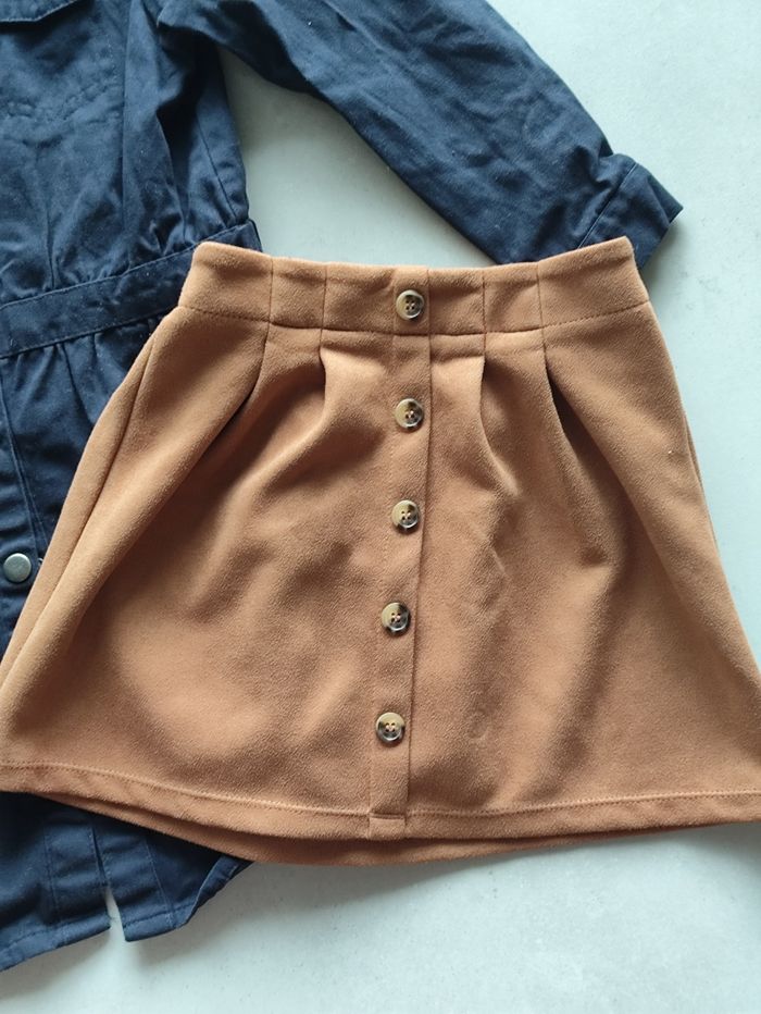 Lot de robe et jupe 6 ans - photo numéro 2