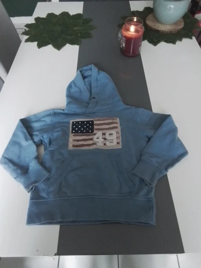 Sweat-shirt bleu tao 5 ans