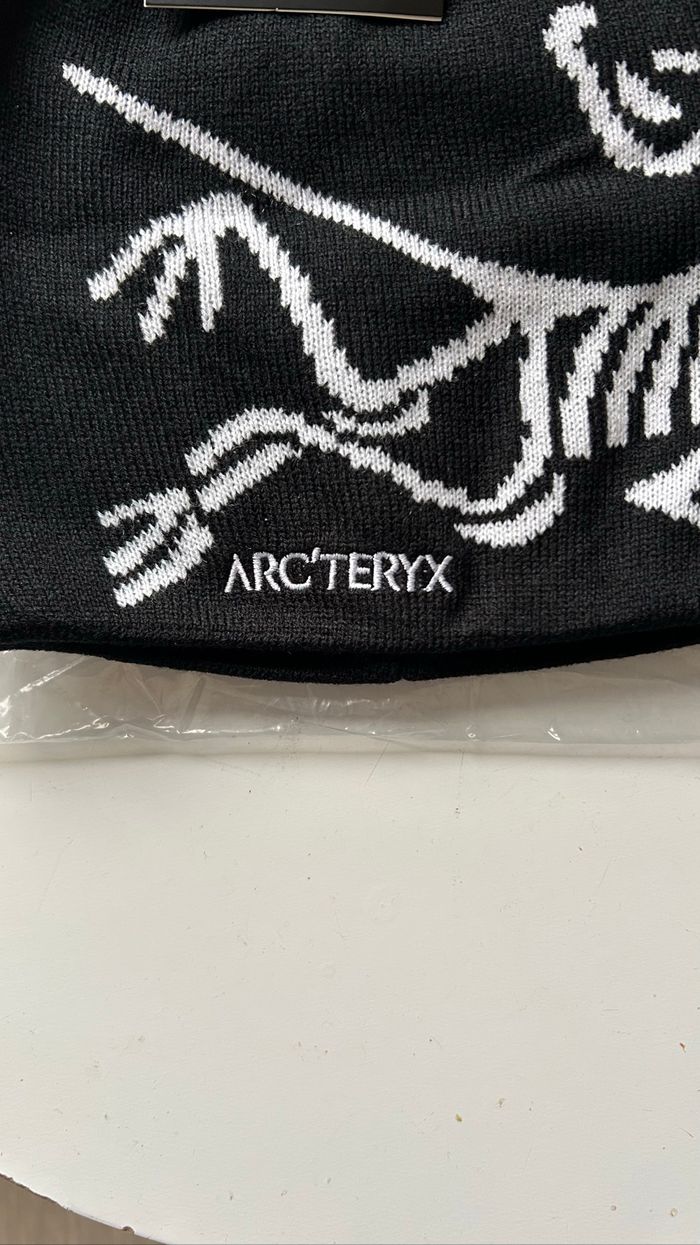 Bonnet Arc'teryx noir avec logo 🧢 - photo numéro 3