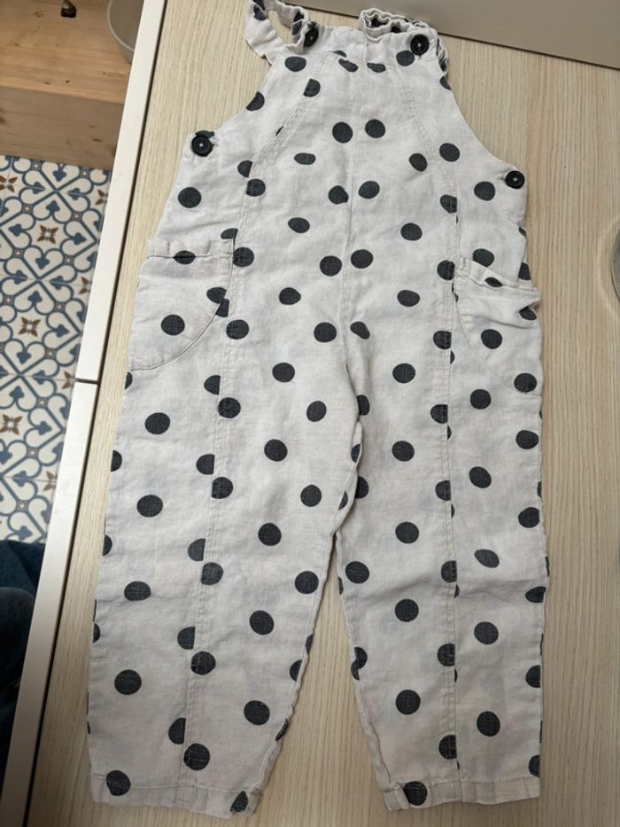 Salopette en lin à pois noir Zara taille 4-5 ans
