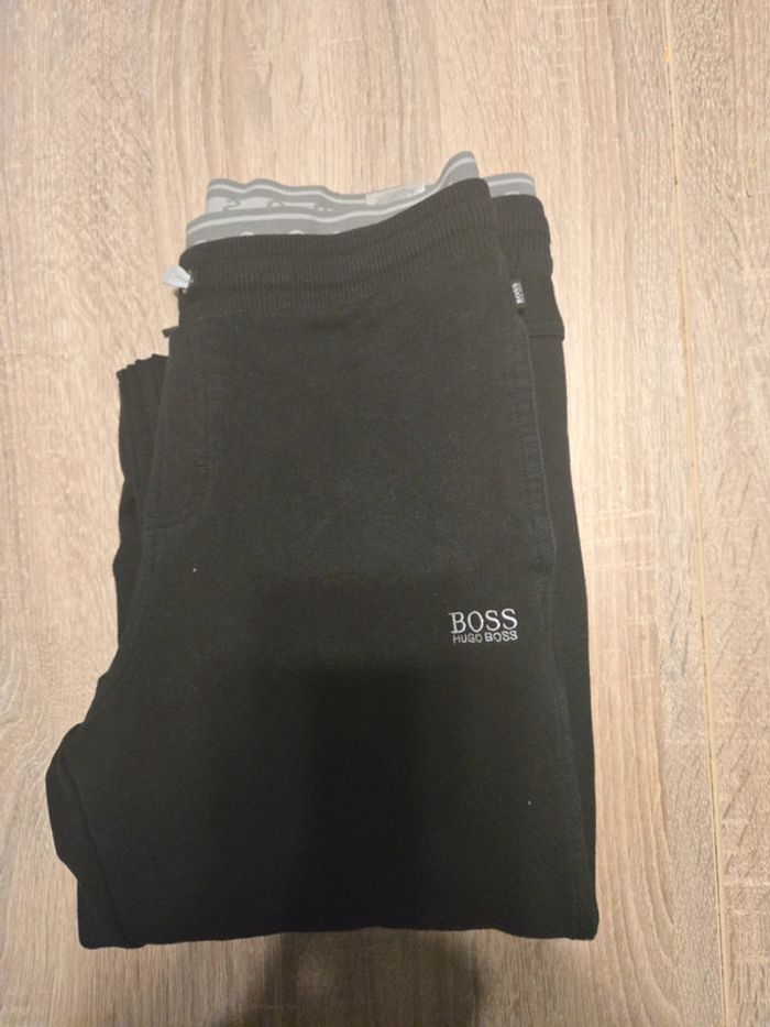 Pantalon jogging Hugo boss avec poches état impeccable 12 ans xs - photo numéro 4
