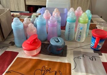 Mot de 15 biberons doduedoszur de lait -+boitte