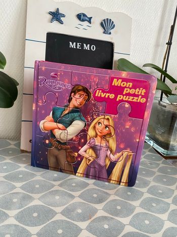 Livre puzzle disney raiponce 