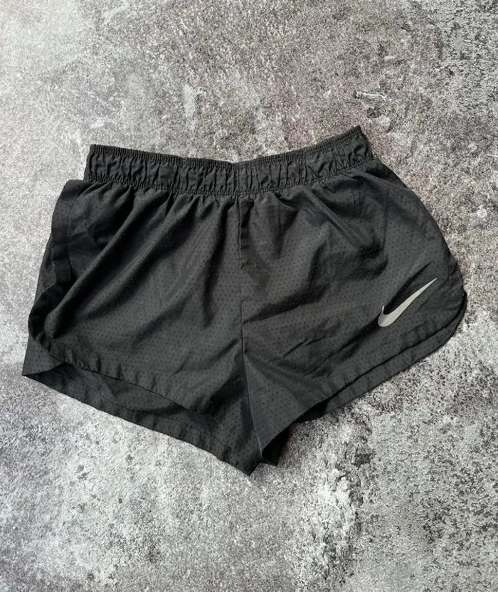 Short sport running noir femme Nike S Dri fit Women Sportshorts Damen Pantaloncini sportivi donna