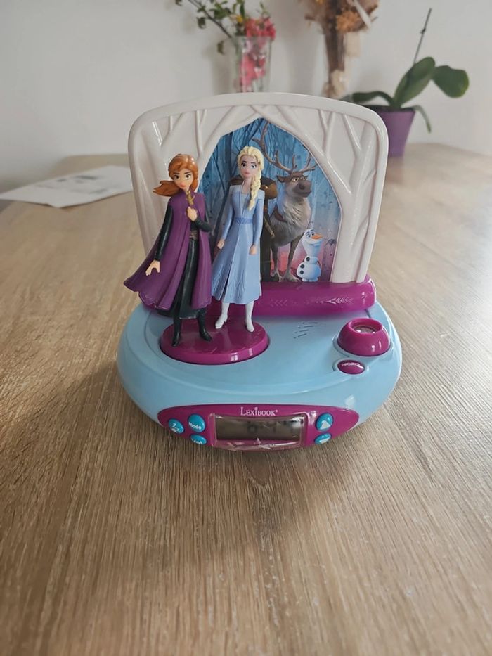 Réveil Projecteur Reine Des Neiges Avec Anna Et Elsa En 3d