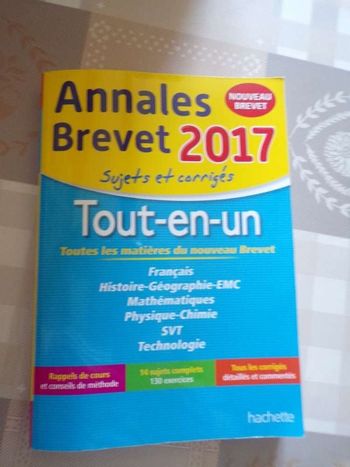 Livre "Annales brevet 2017", collection Tout-en-un, édition Hachette