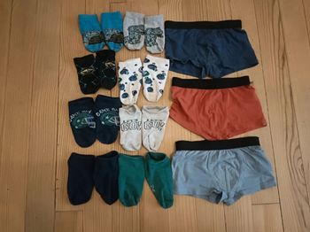 Lot chausettes 27-30 et caleçons 3ans garçon 