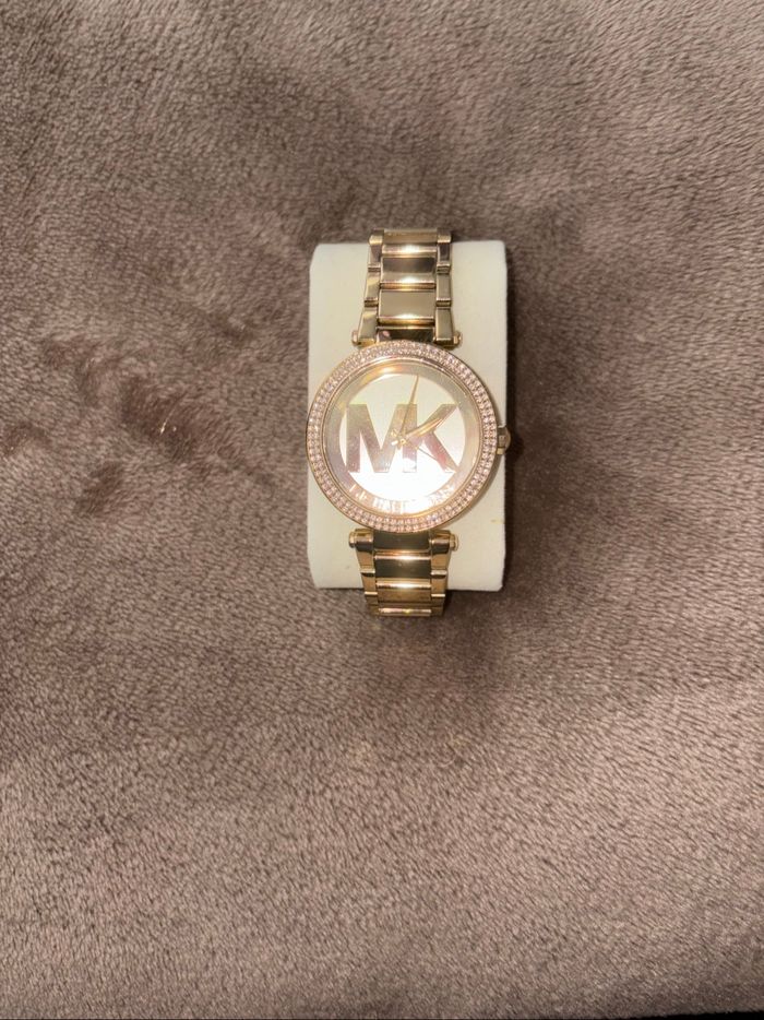 Montre Michael Kors doré en bon état - photo numéro 8