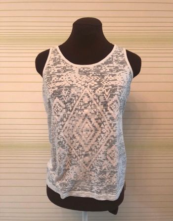 Débardeur légèrement transparent