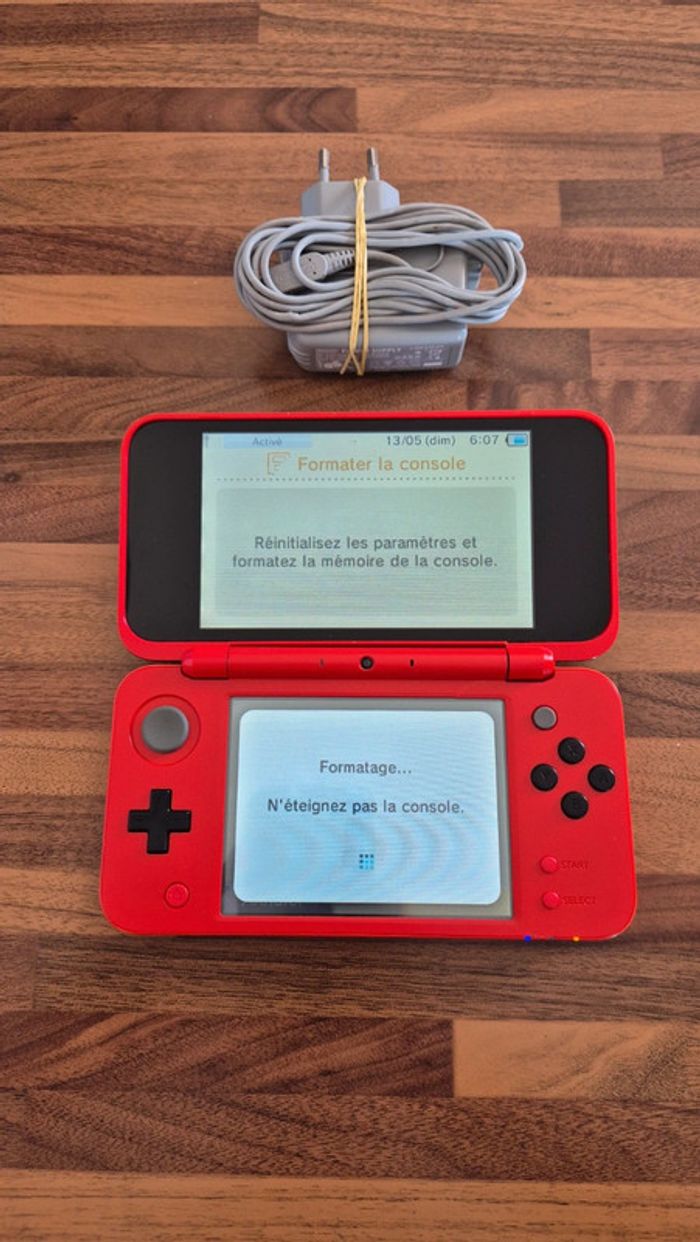 Console Nintendo New 2DS XL édition Poké ball - photo numéro 4