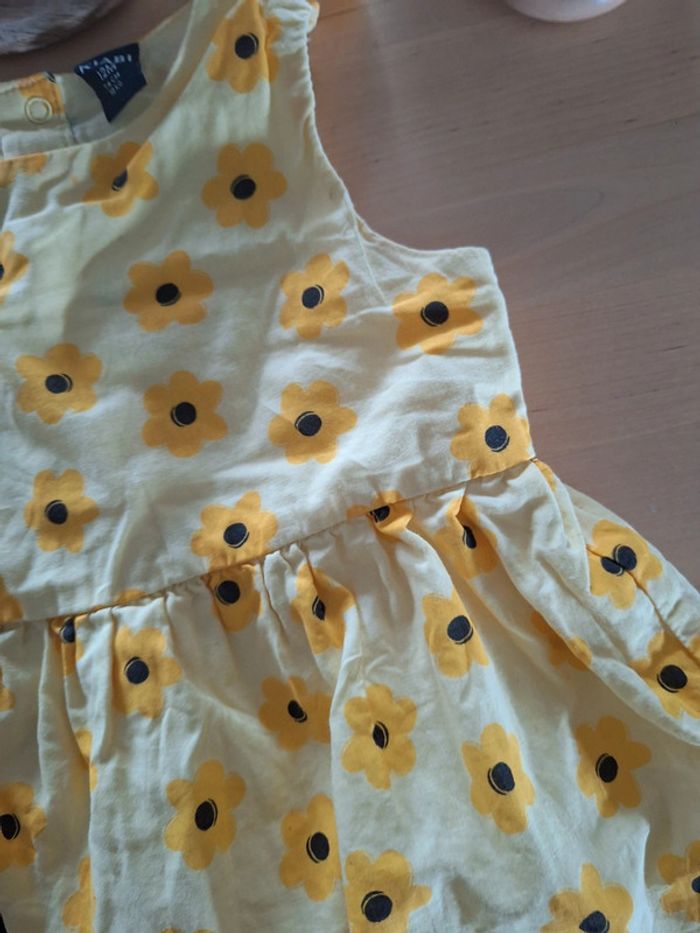 Robe pour fille taille 12mois marque Kiabi en très bon état - photo numéro 6