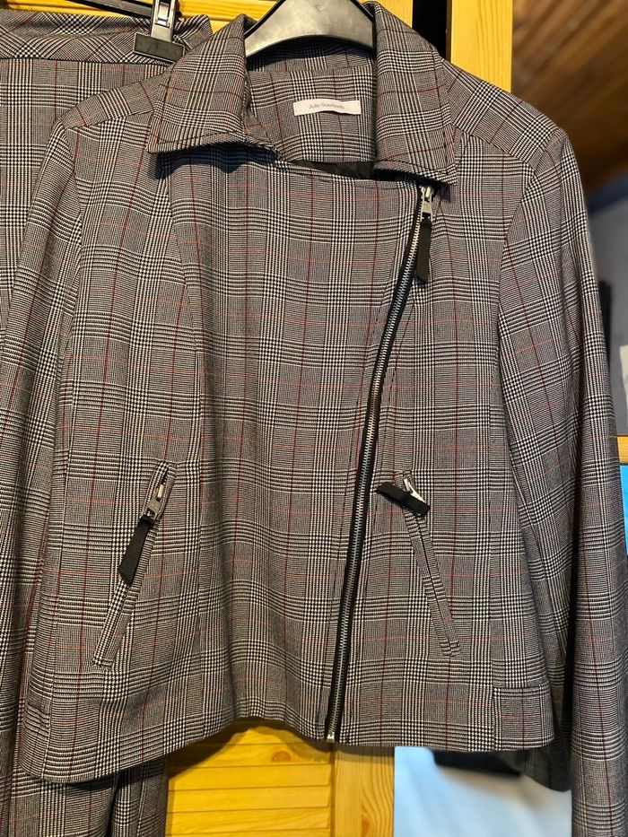 Tailleur pantalon Julie Guerlande - photo numéro 2