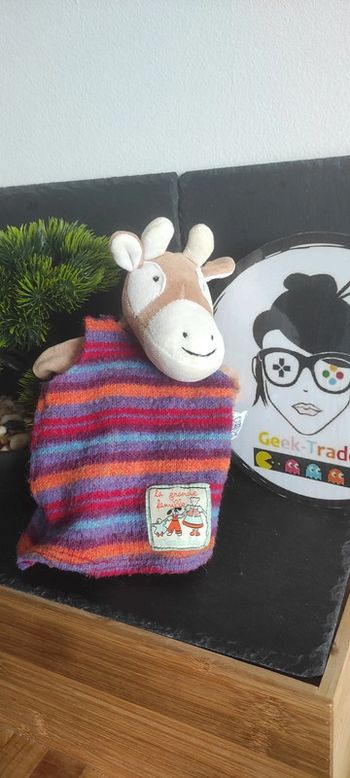 Moulin roty doudou grande famille marionnette vache marron blanc robe violet orange rayé rayure