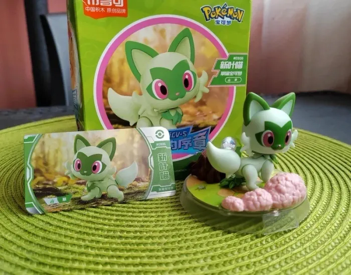 Figurine Collection Pokémon - Poussacha (Sprigatito), style lego/mega Neuf - photo numéro 7