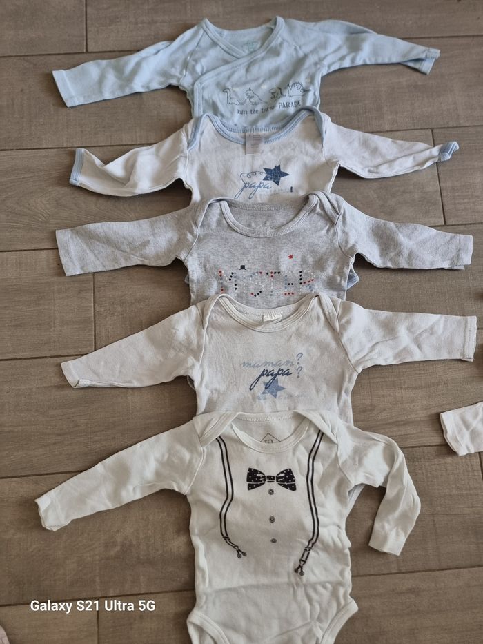 Bodys manches longues garçon.