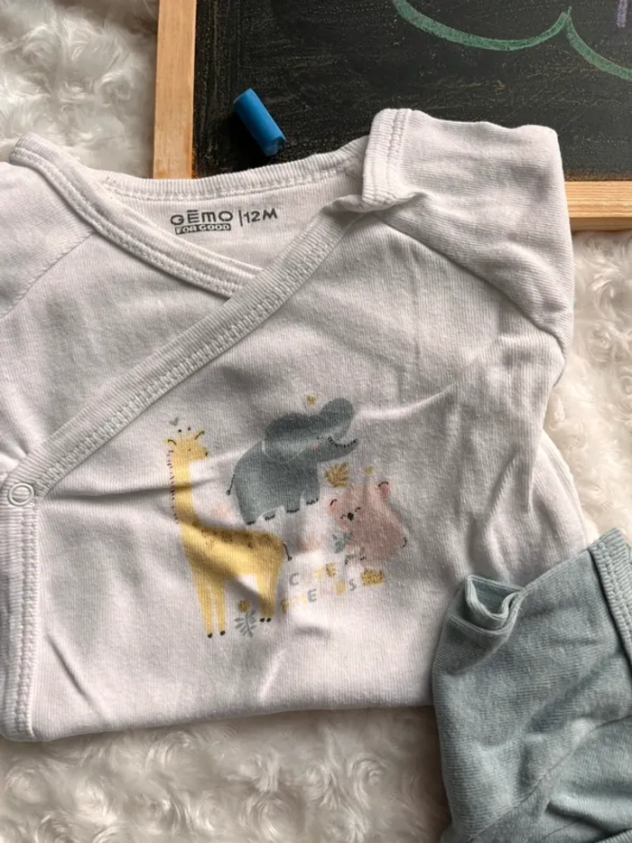 Lots de bodies 12 mois - photo numéro 2