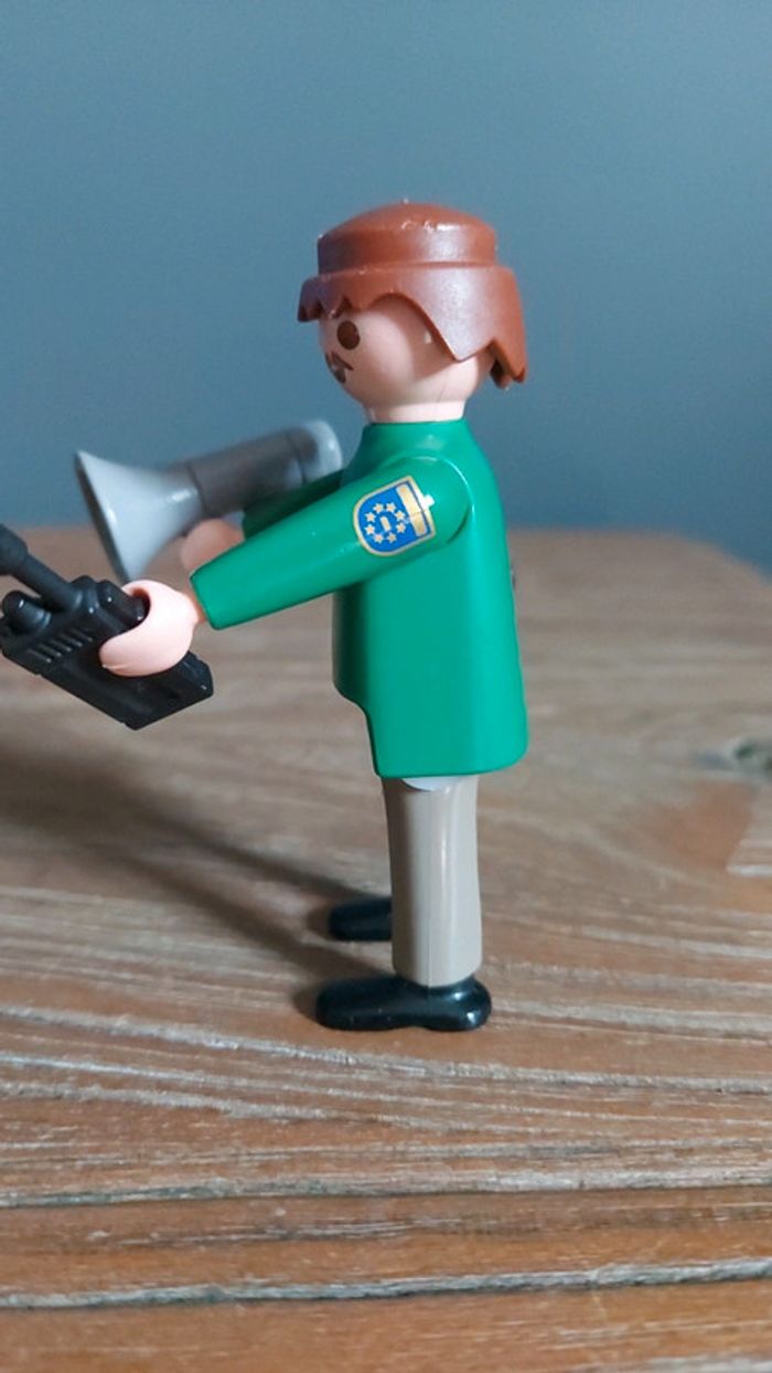 Lot de 2 Playmobil et 1 chien - photo numéro 5