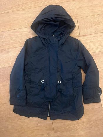 Vends coupe vent Zara taille 7 ans / 122cm bleu marine en très bon état
