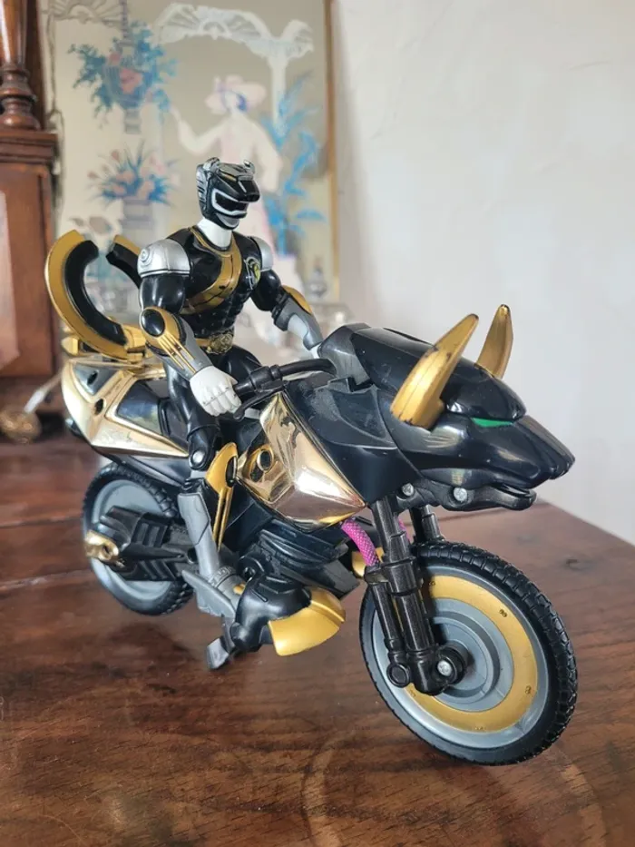 Vends power rangers wild force black bandai 2001