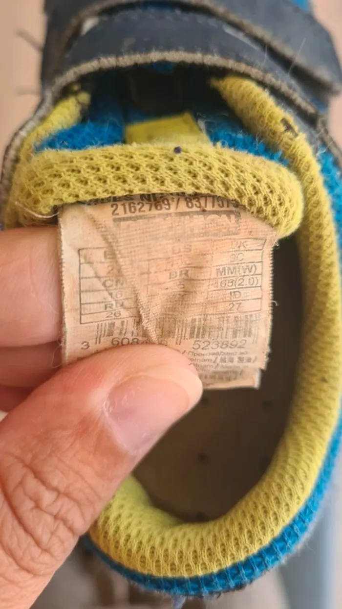 Chaussures de marche 27 - photo numéro 3