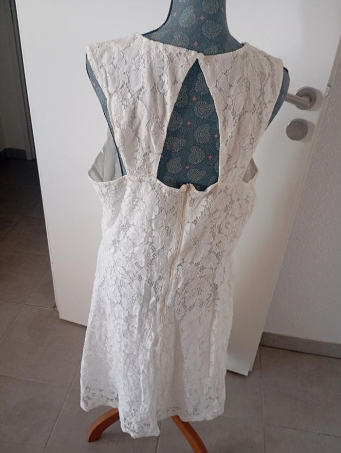 Robe dentelle - photo numéro 2