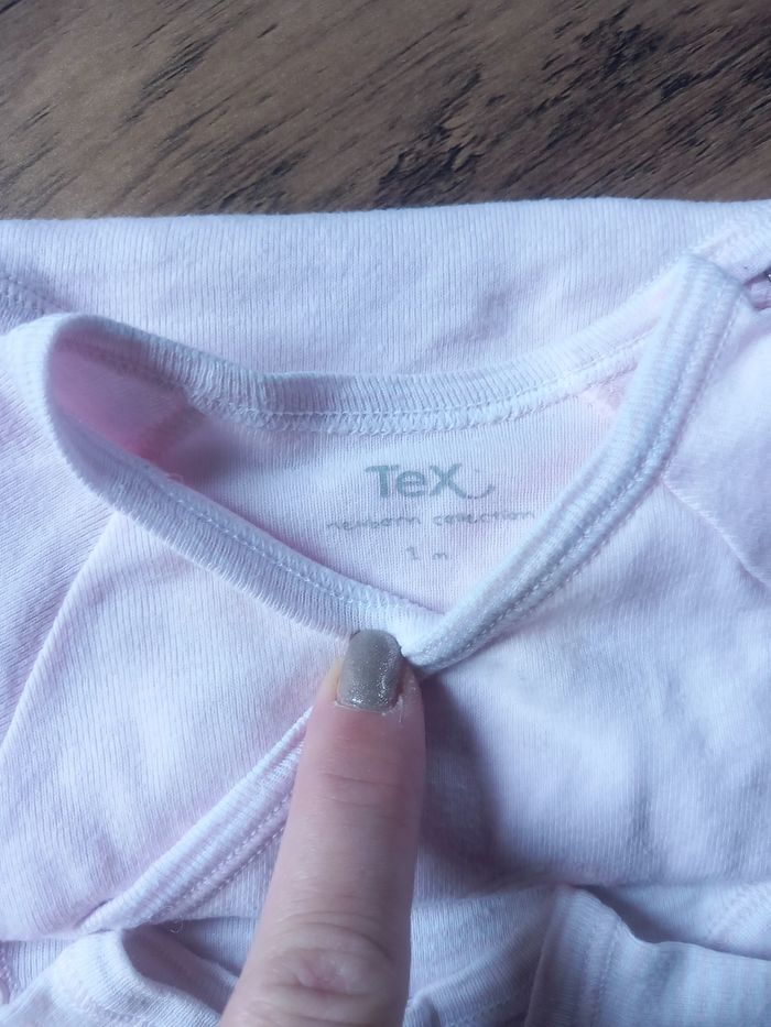 Lot bodys 1 mois - photo numéro 3