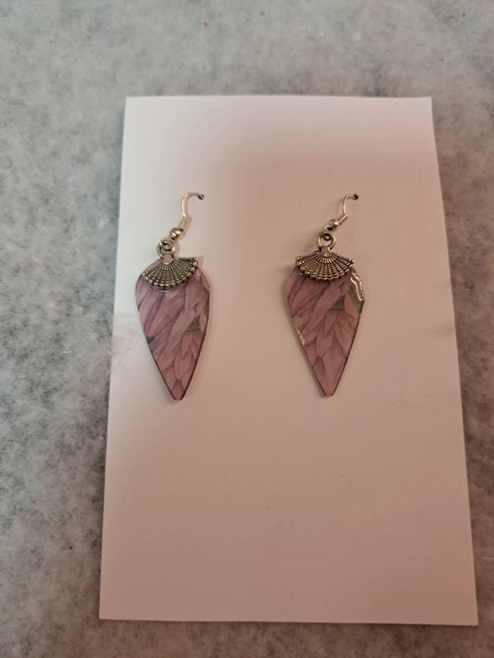 Boucles d'oreilles pendante en résine légère - photo numéro 6