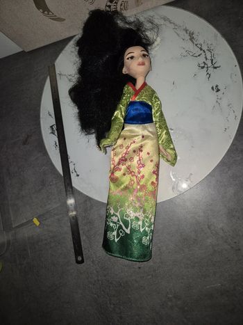 Poupee barbie mulan