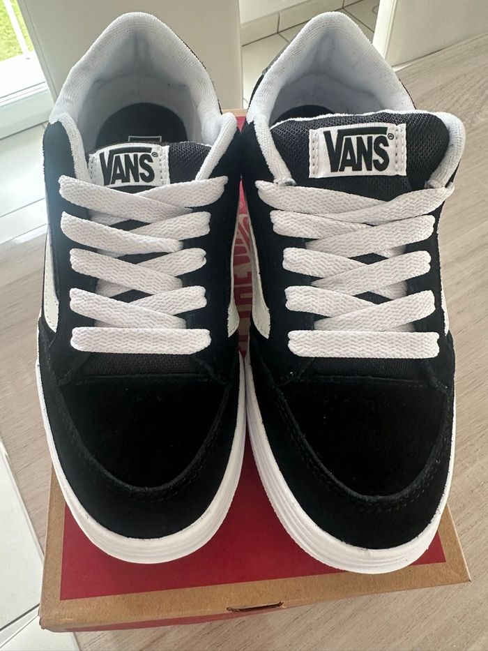 Vans Hylane taille 36,5 noire - photo numéro 2
