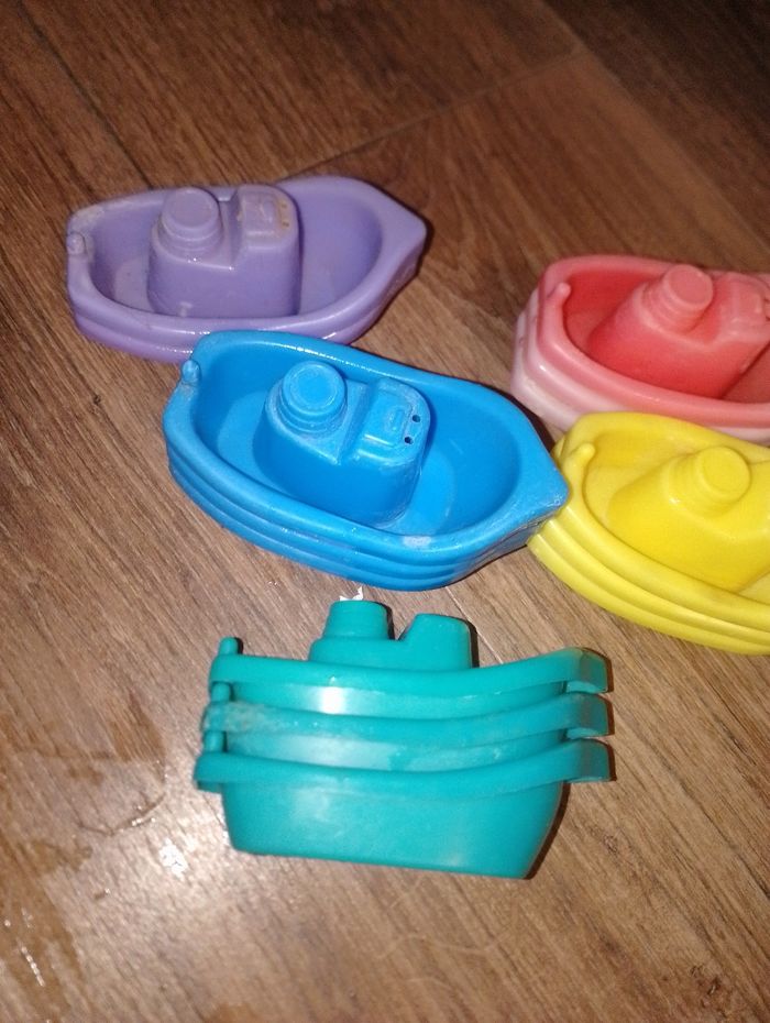 Différent jouets de bain - photo numéro 8