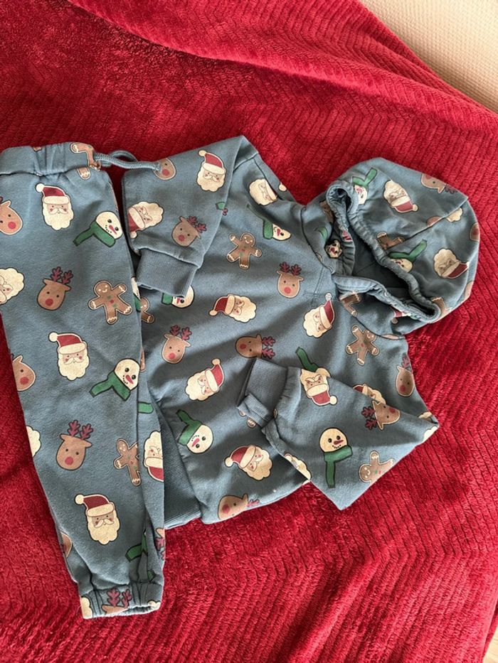 Ensemble jogging Noël