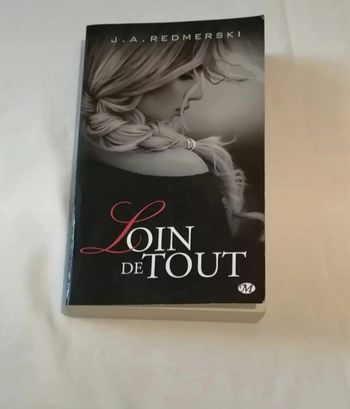 Livre loin de tout