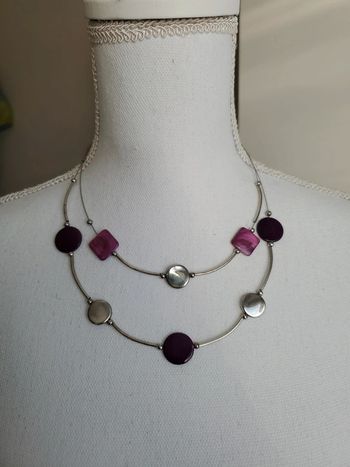 Collier fantaisie argenté et violet