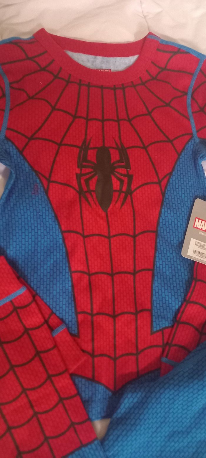 Pyjama Spiderman 8 ans - photo numéro 2