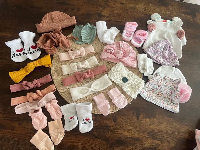 Lot bandeau + bonnet+ gant + chaussette fille