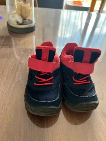 Chaussures de randonnées - 25