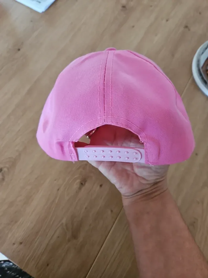 Casquette stitch neuve - photo numéro 2