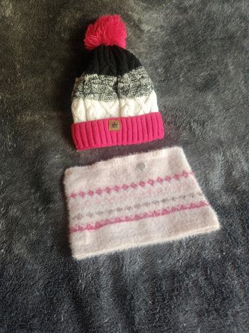 Lot hiver bonnet + tour de cou en très bon état