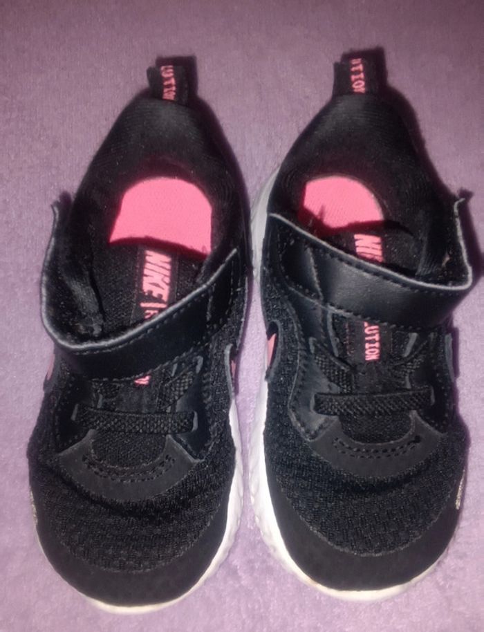 Baskets bébé noires/rose Nike - photo numéro 2