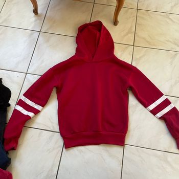 Sweat capuche rouge