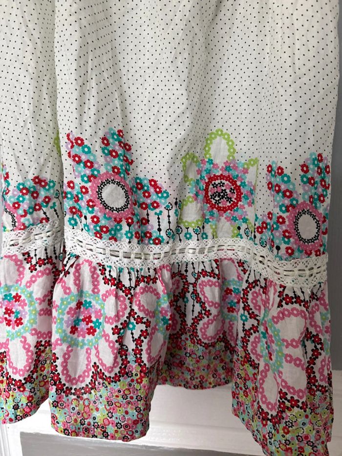 Jolie robe pleines de détails L - photo numéro 3