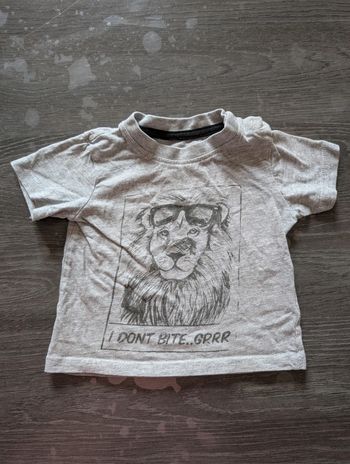 T-shirt lion