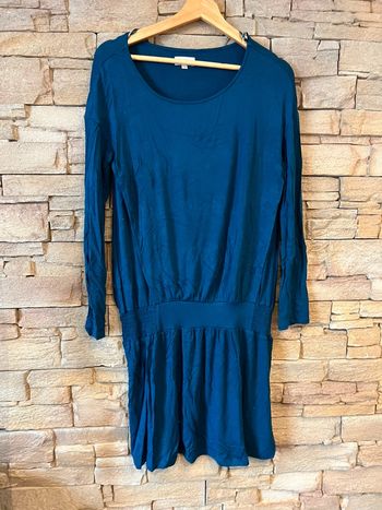 Robe manches longues taille 38-40 Colline