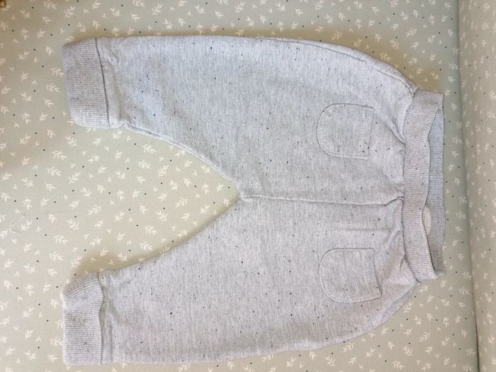 Pantalon de jogging marque Vertbaudet taille 18 mois - photo numéro 2