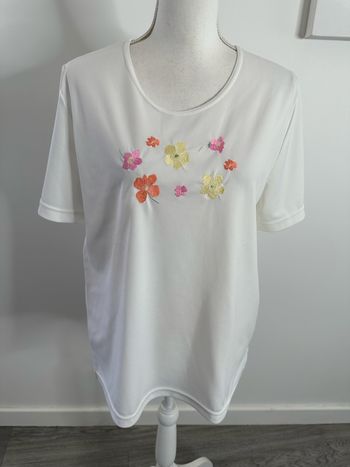 T-shirt oversize blanc et multicolore fleurs brodées Vintage T38 M